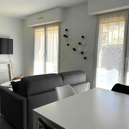 Joy - 3 Min Du Port De